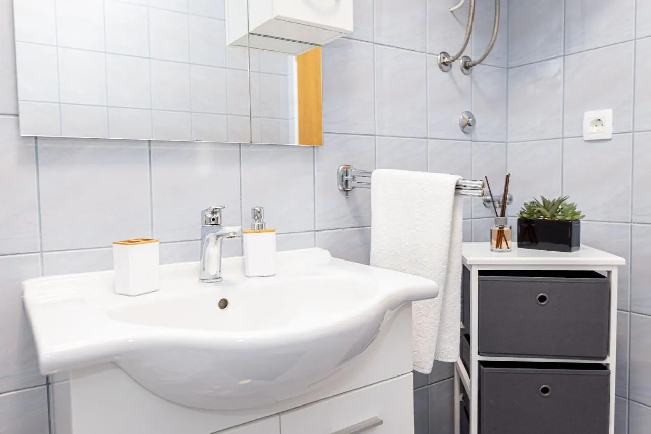 Apartments Veronika Trogir 0*,